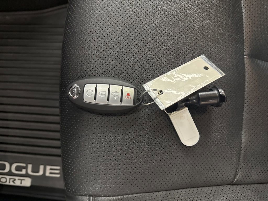 Used 2017 Nissan Rogue Sport SL w/ SL Premium Package image 56