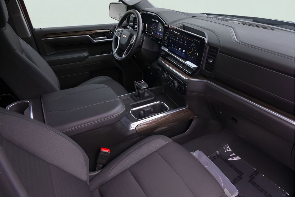 Used 2025 Chevrolet Silverado 1500 LT RWD image 33