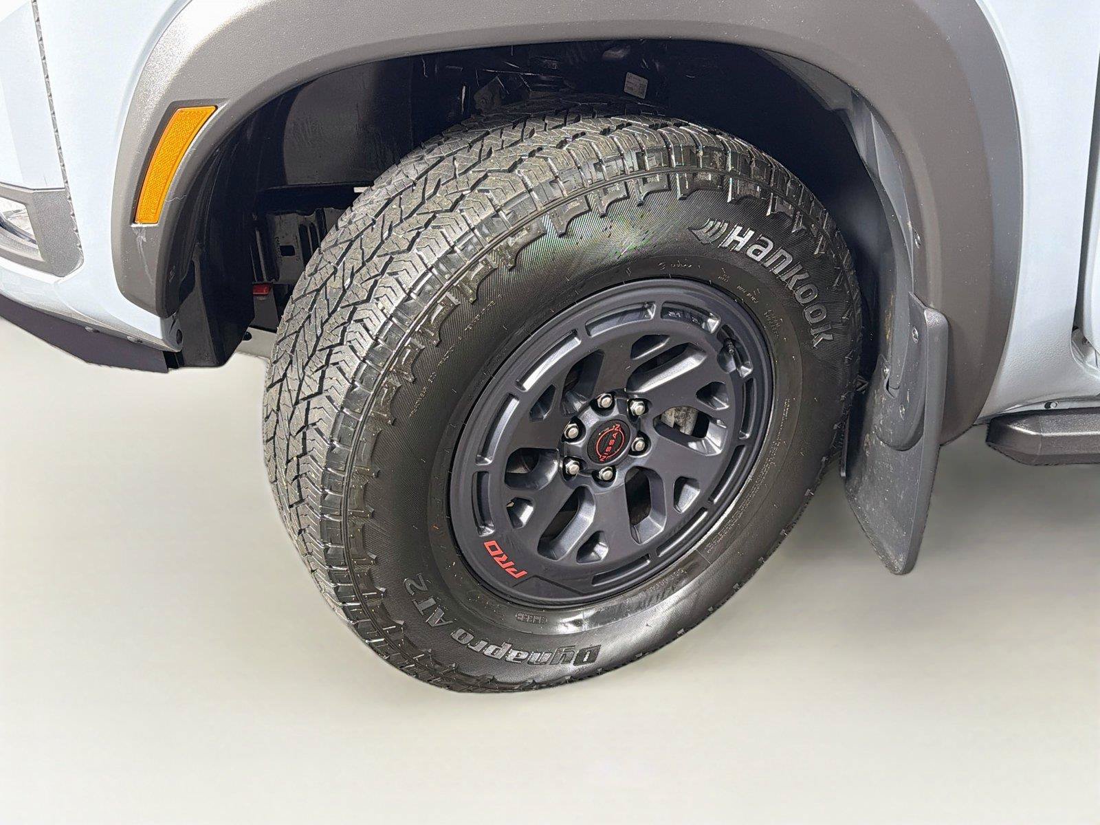 Used 2025 Nissan Frontier PRO-4X w/ Pro Convenience Package AWD/4WD image 37
