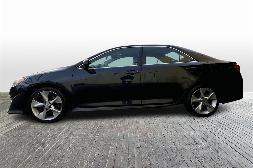 Used 2013 Toyota Camry SE image 5