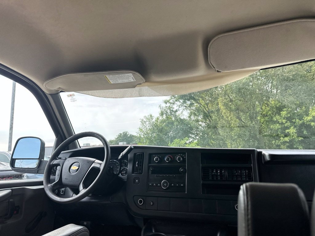 Used 2011 Chevrolet Express 3500 RWD image 21