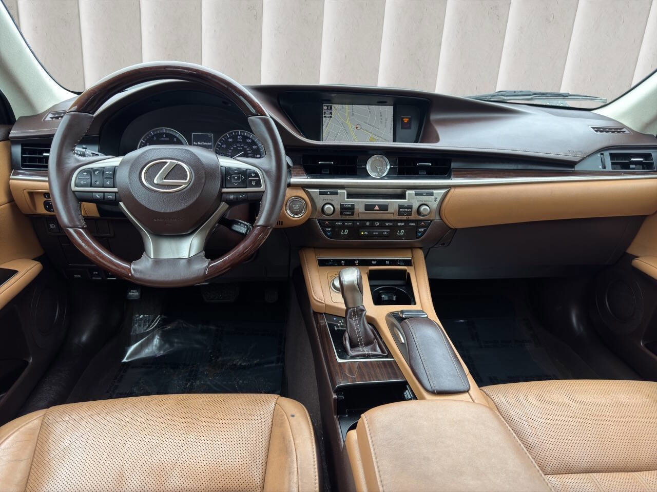 Used 2017 Lexus ES 350 w/ Luxury Package FWD image 13