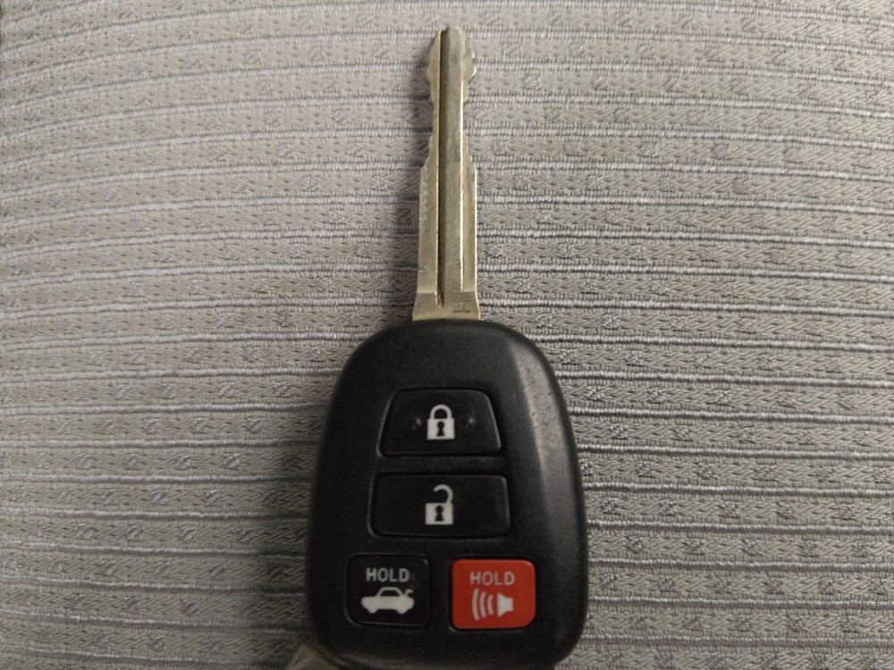 Used 2016 Toyota Camry SE w/ Protection Package (Q2) FWD image 32