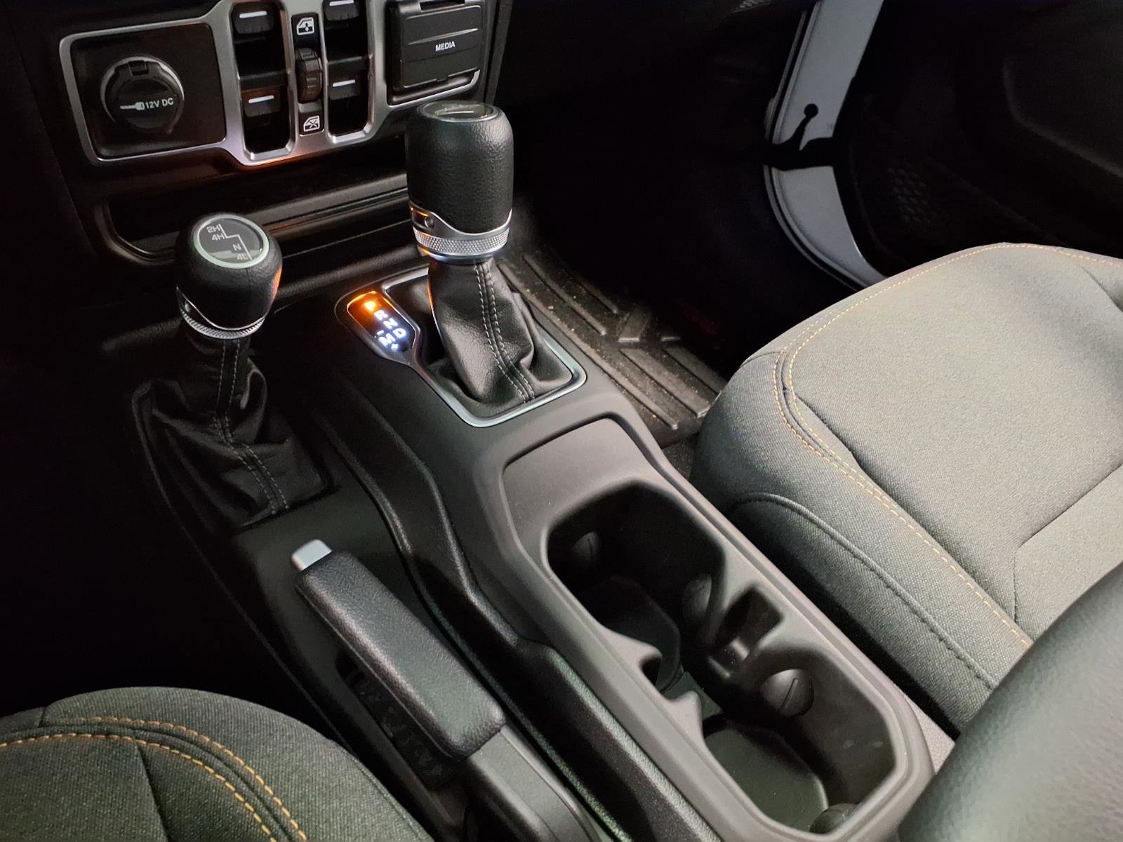 Used 2025 Jeep Gladiator Sport AWD/4WD image 21
