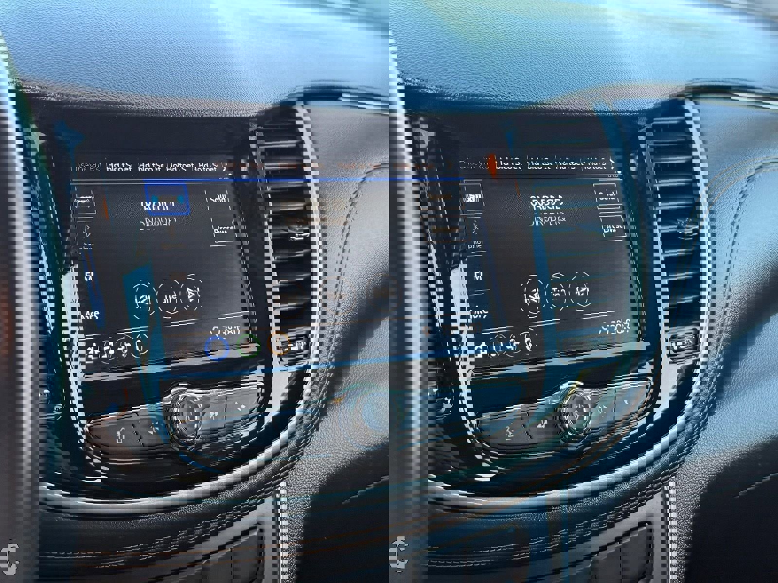 Certified 2022 Chevrolet Trax LT w/ LT Convenience Package AWD/4WD image 24