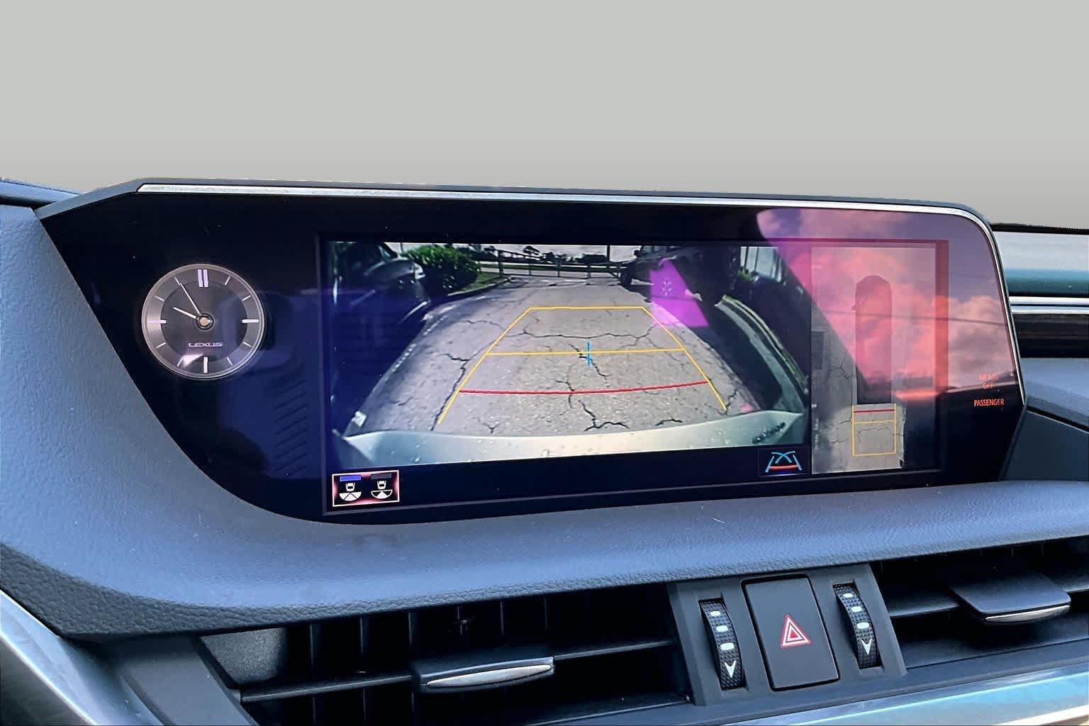 Used 2021 Lexus ES 300h Ultra Luxury w/ Accessory Package 2 FWD image 25