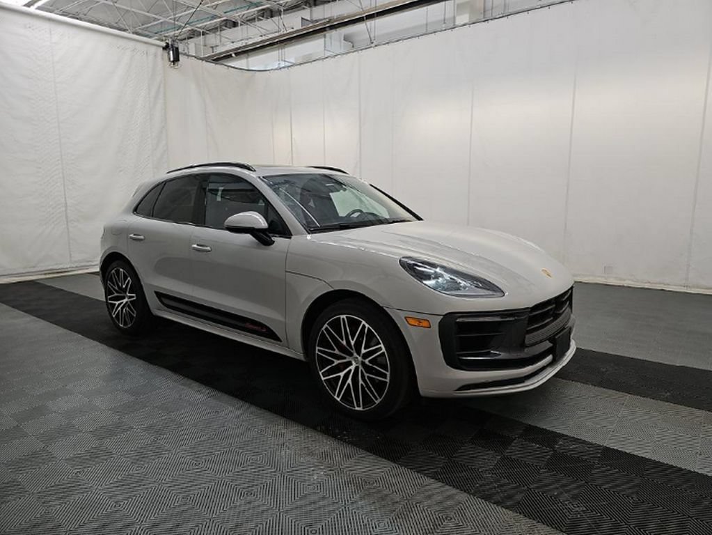 Used 2023 Porsche Macan S AWD/4WD image 3