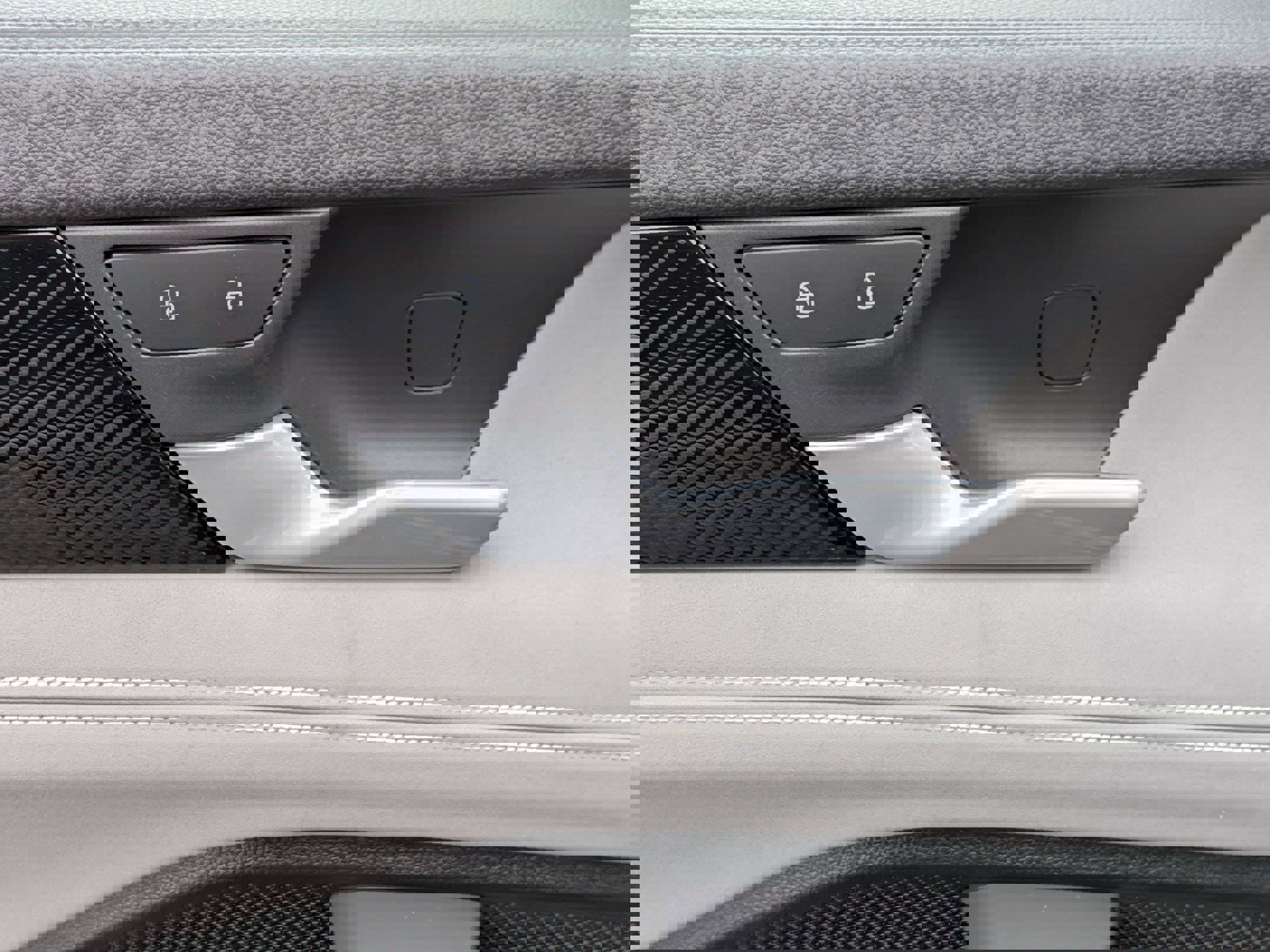 Used 2025 Volkswagen Tiguan SE R-Line image 12