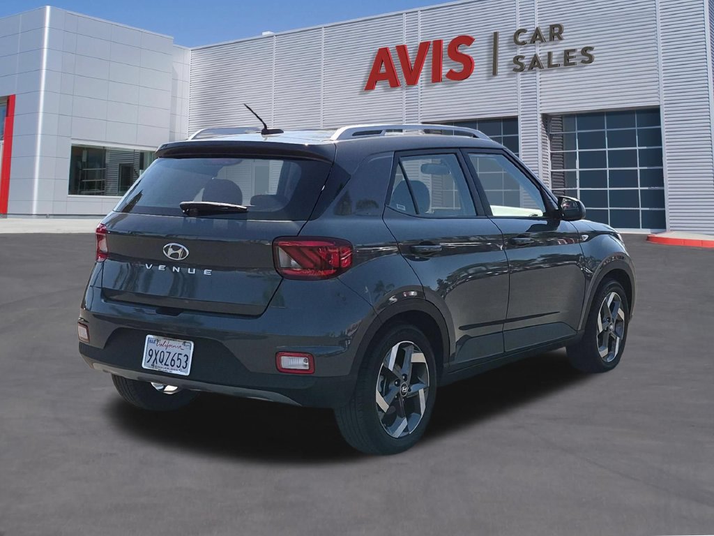 Used 2026 Hyundai Venue SEL FWD image 6