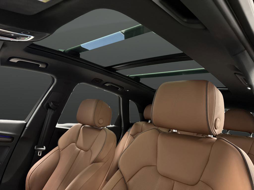 Used 2025 Audi Q5 2.0T Premium Plus w/ Premium Plus Package image 7