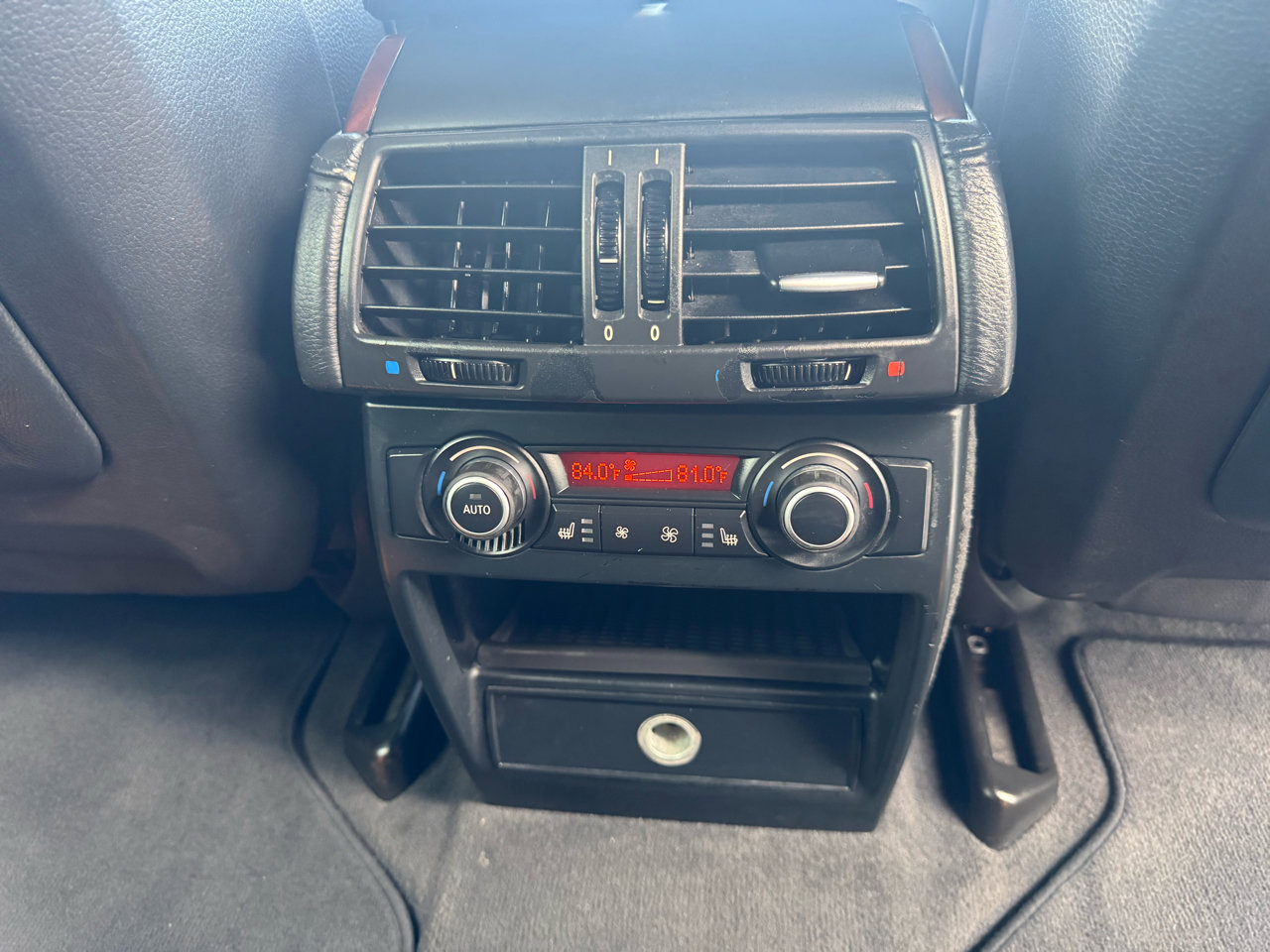 Used 2010 BMW X5 M image 21