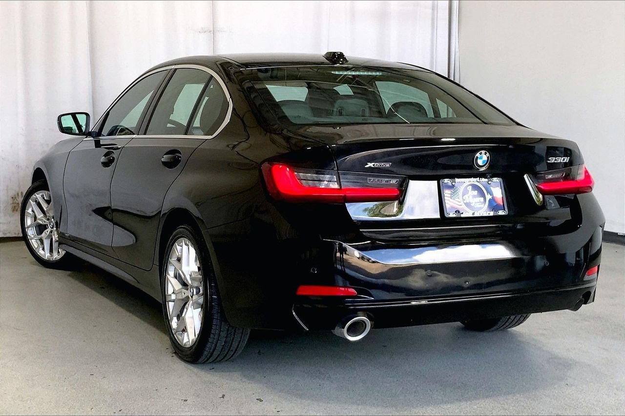 Used 2025 BMW 330i xDrive Sedan AWD/4WD image 10