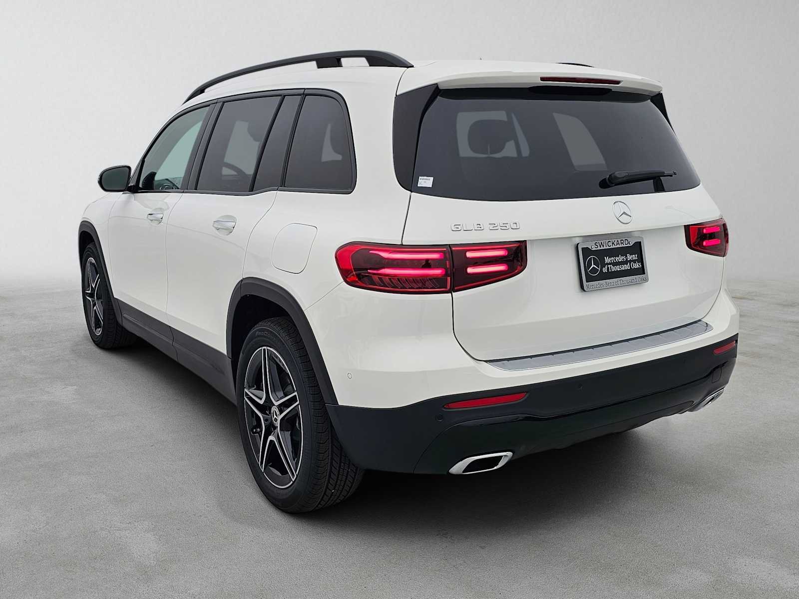 New 2026 Mercedes-Benz GLB 250 image 5