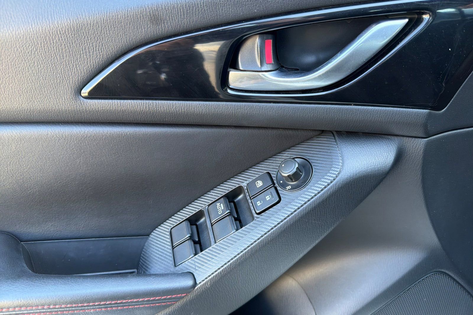 Used 2016 MAZDA MAZDA3 s Grand Touring w/ Technology Package image 11