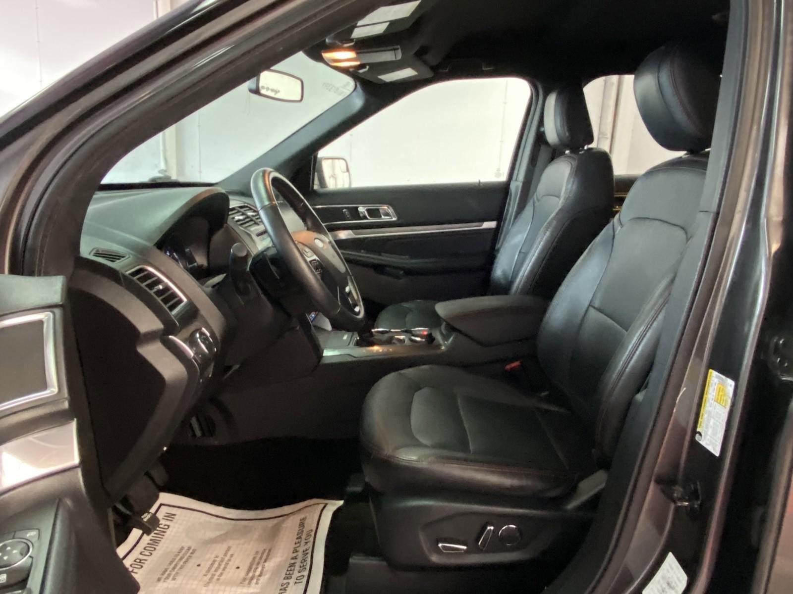 Used 2018 Ford Explorer Sport AWD/4WD image 25