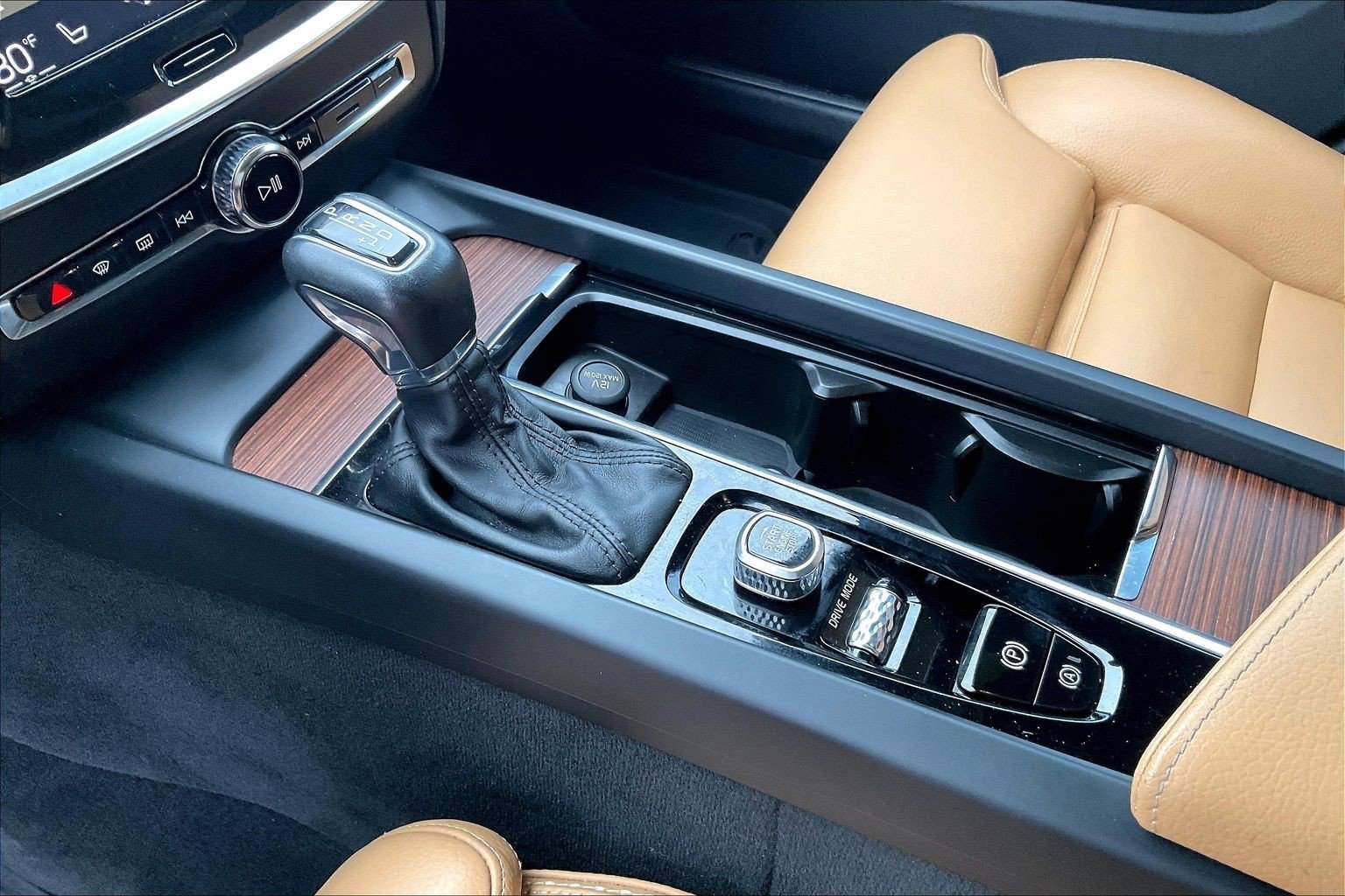 Used 2020 Volvo V60 T5 Cross Country w/ Protection Package Premier image 13