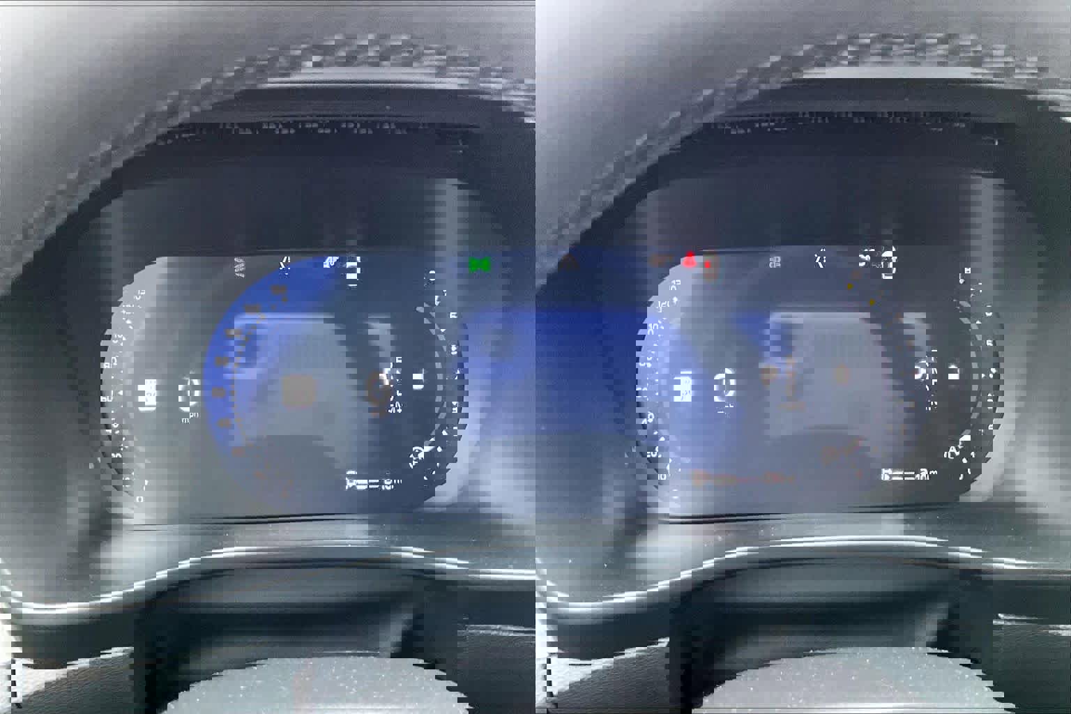 Used 2026 Volvo XC40 B5 Core w/ Climate Package image 25