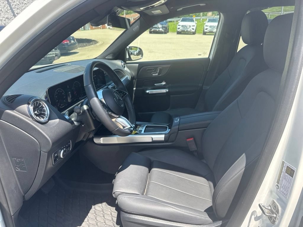 Used 2026 Mercedes-Benz GLB 250 4MATIC image 9