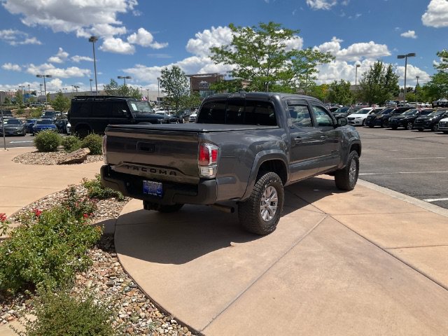 Used 2017 Toyota Tacoma SR5 w/ Tow Package AWD/4WD image 4