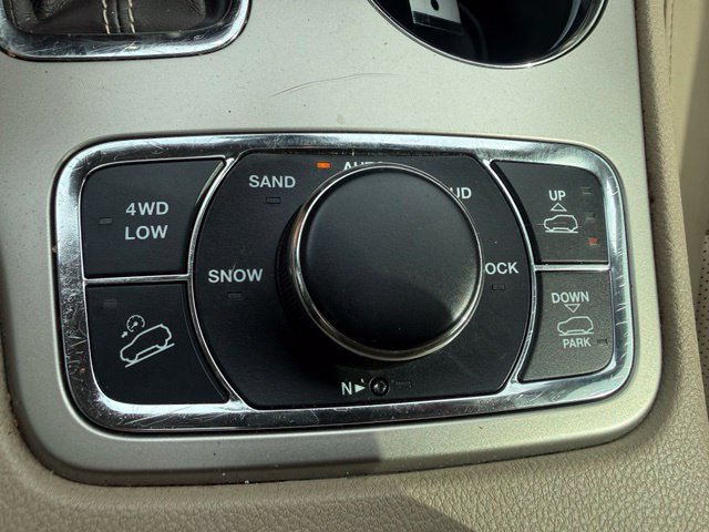 Used 2016 Jeep Grand Cherokee Overland AWD/4WD image 27