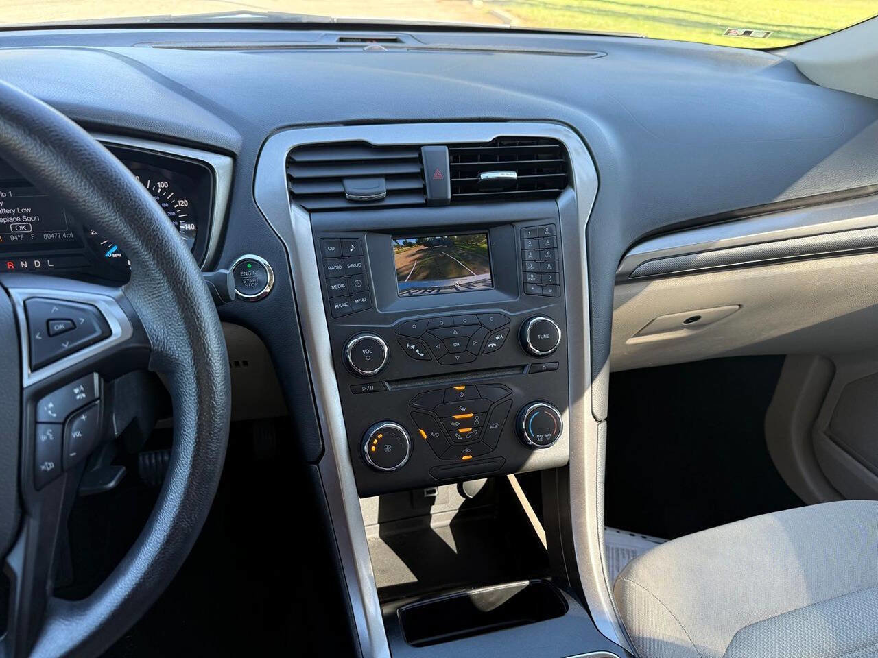 Used 2017 Ford Fusion SE image 9