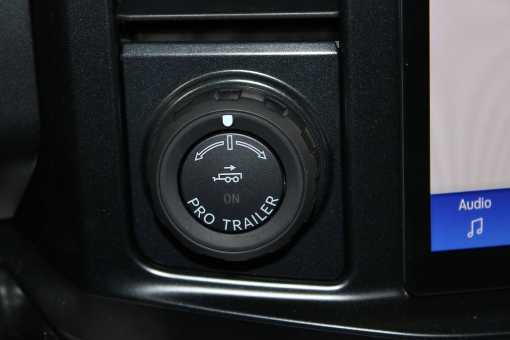 New 2026 Ford F250 Lariat w/ Black Appearance Package image 44