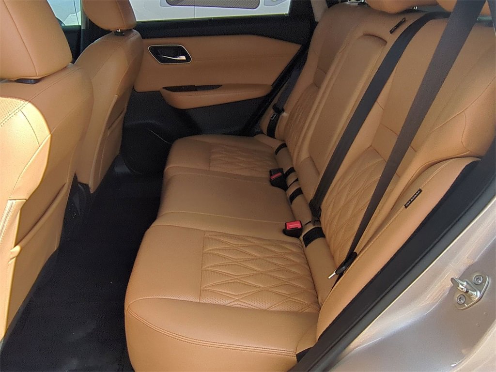 Used 2021 Nissan Rogue Platinum image 25