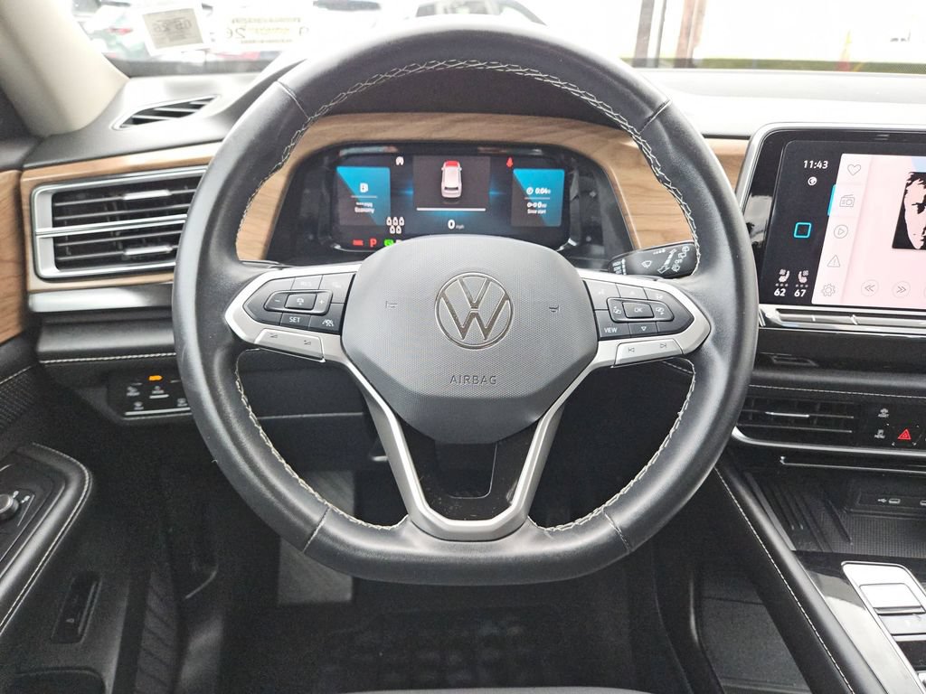Used 2025 Volkswagen Atlas SE AWD/4WD image 23