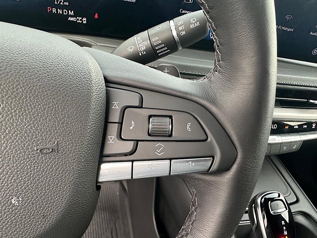 New 2025 Cadillac XT4 Premium Luxury image 19