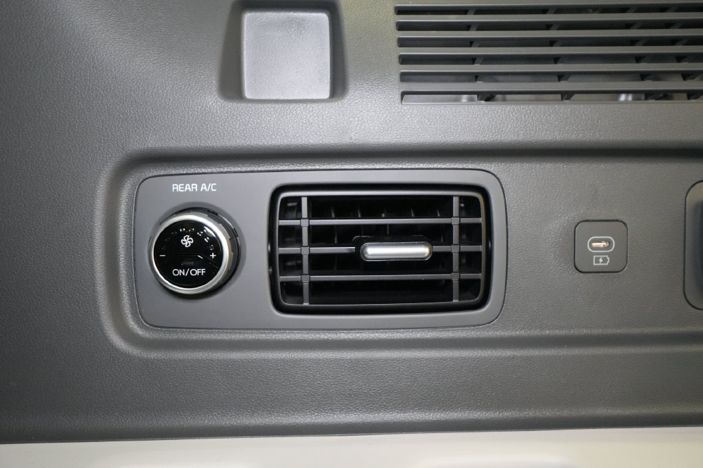 Certified 2026 Hyundai Santa Fe Limited AWD/4WD image 37