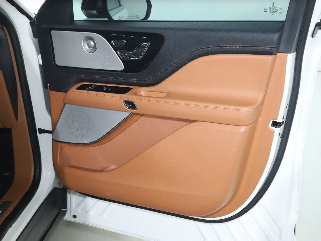 Certified 2023 Lincoln Aviator Black Label w/ Class IV Trailer Tow Package AWD/4WD image 34