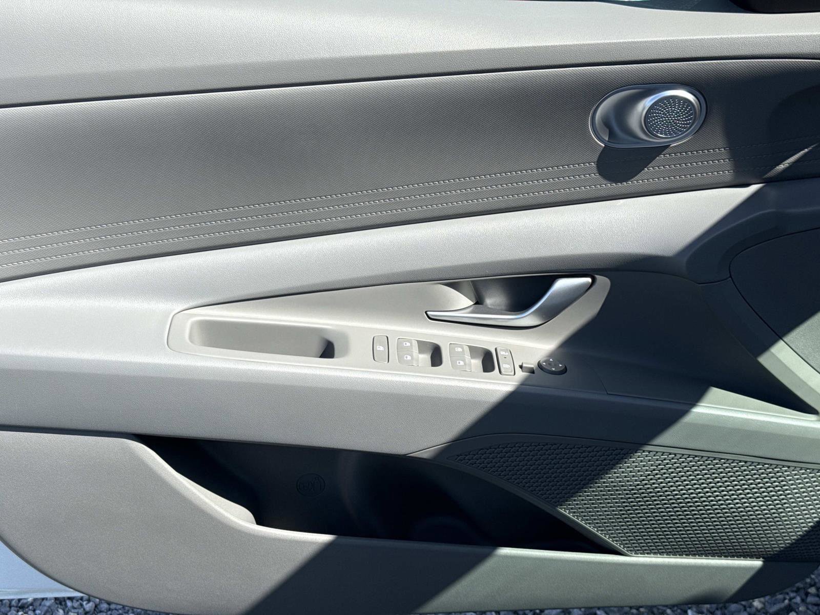New 2026 Hyundai Elantra SE FWD image 8