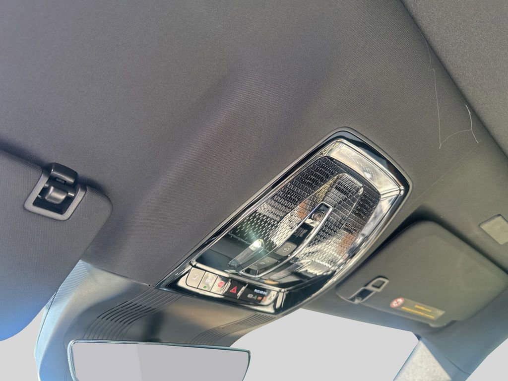 New 2026 Cadillac Vistiq Luxury w/ LPO, Floor Liner Package AWD/4WD image 38