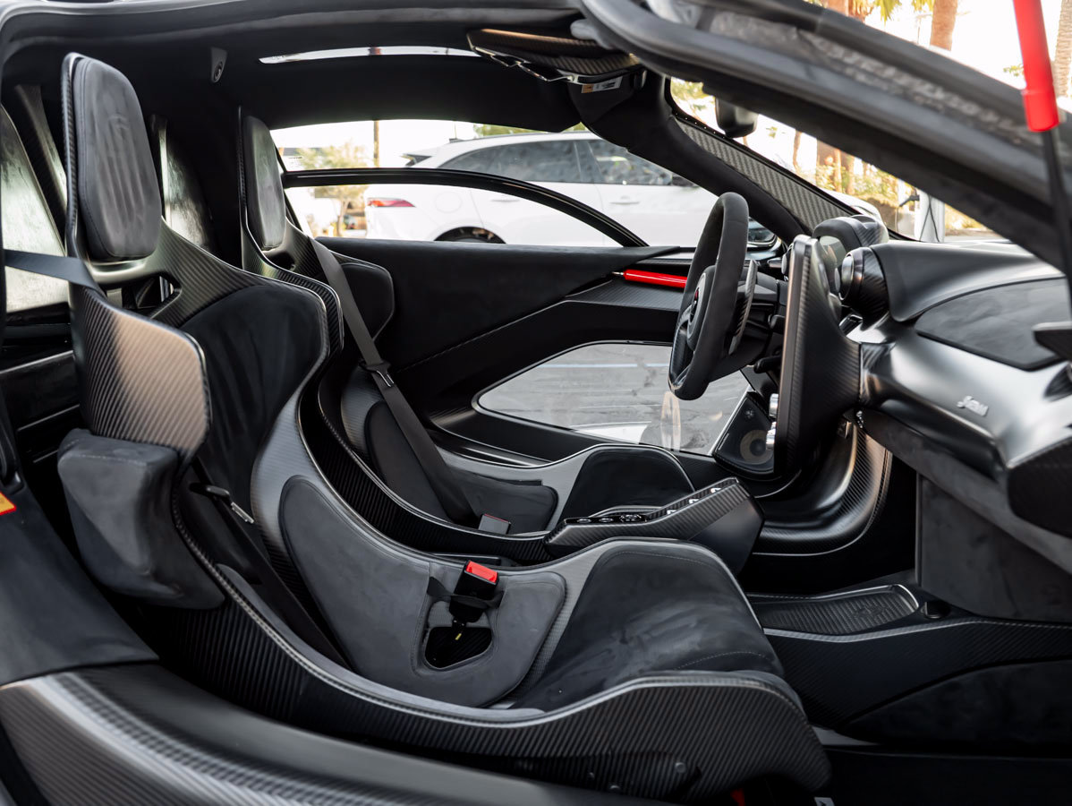 Used 2019 McLaren Senna RWD image 34