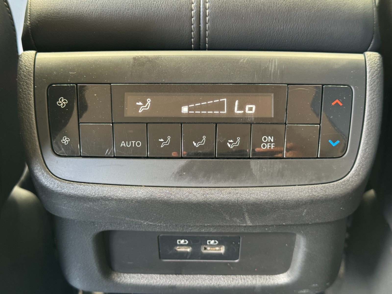 Used 2022 Nissan Pathfinder SL FWD image 31