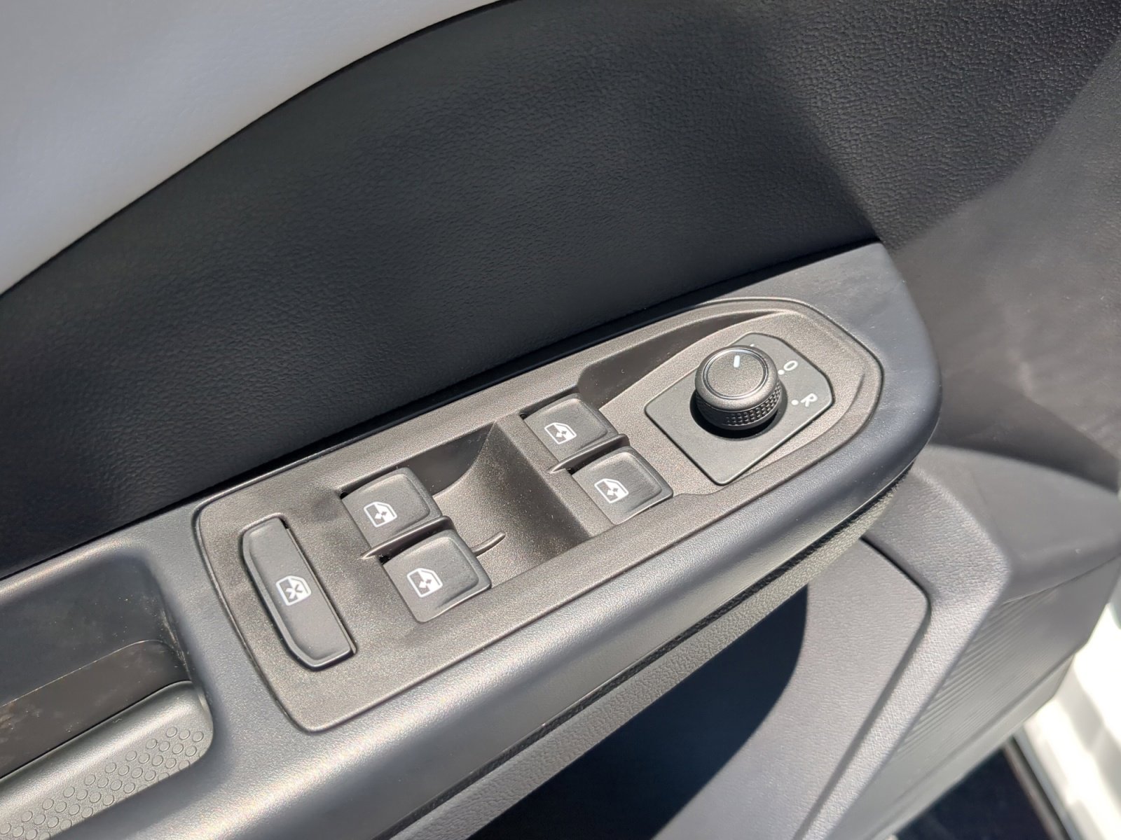 New 2025 Volkswagen Taos S image 16