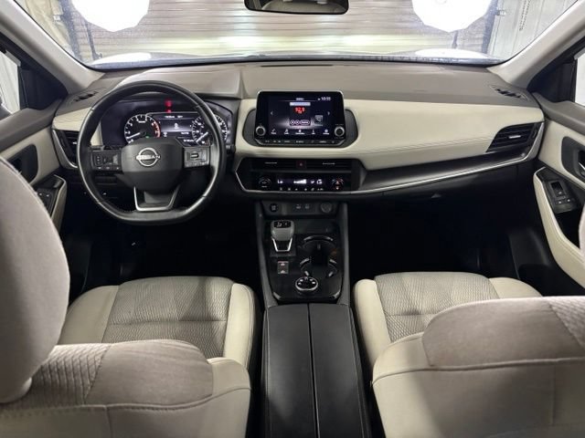 Used 2025 Nissan Rogue SV AWD/4WD image 13