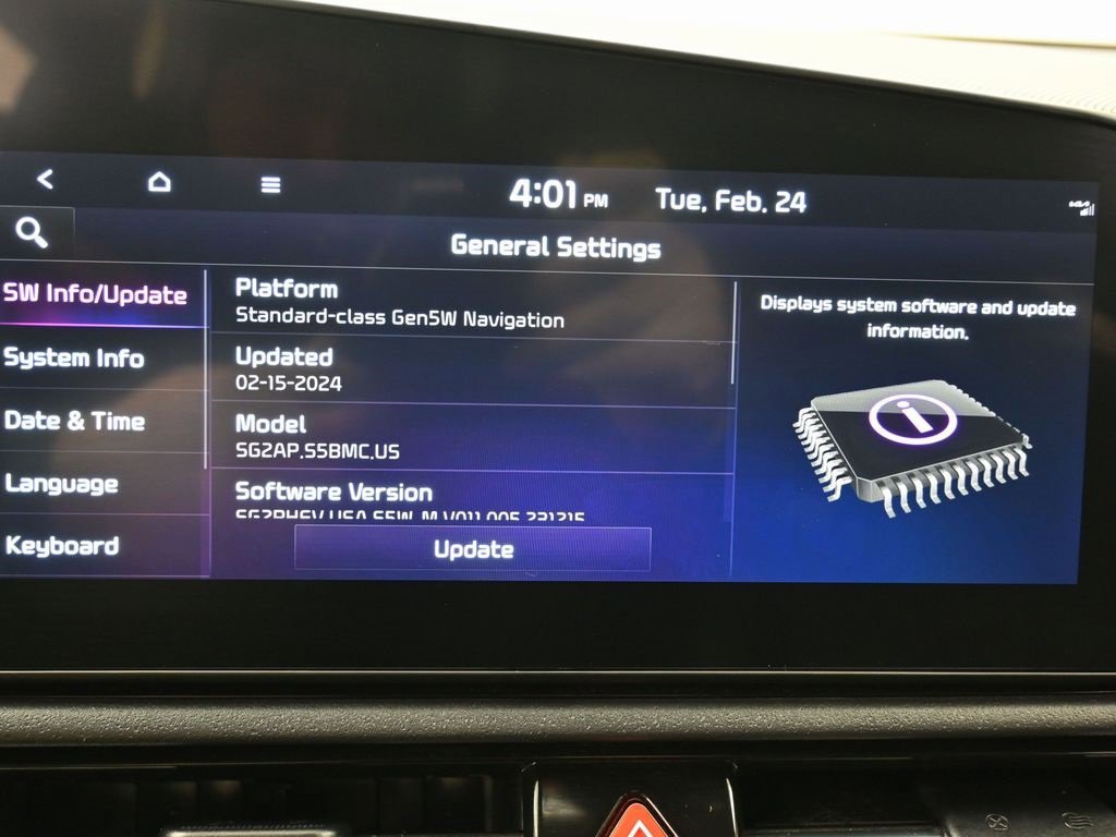 Used 2023 Kia Niro EX image 25