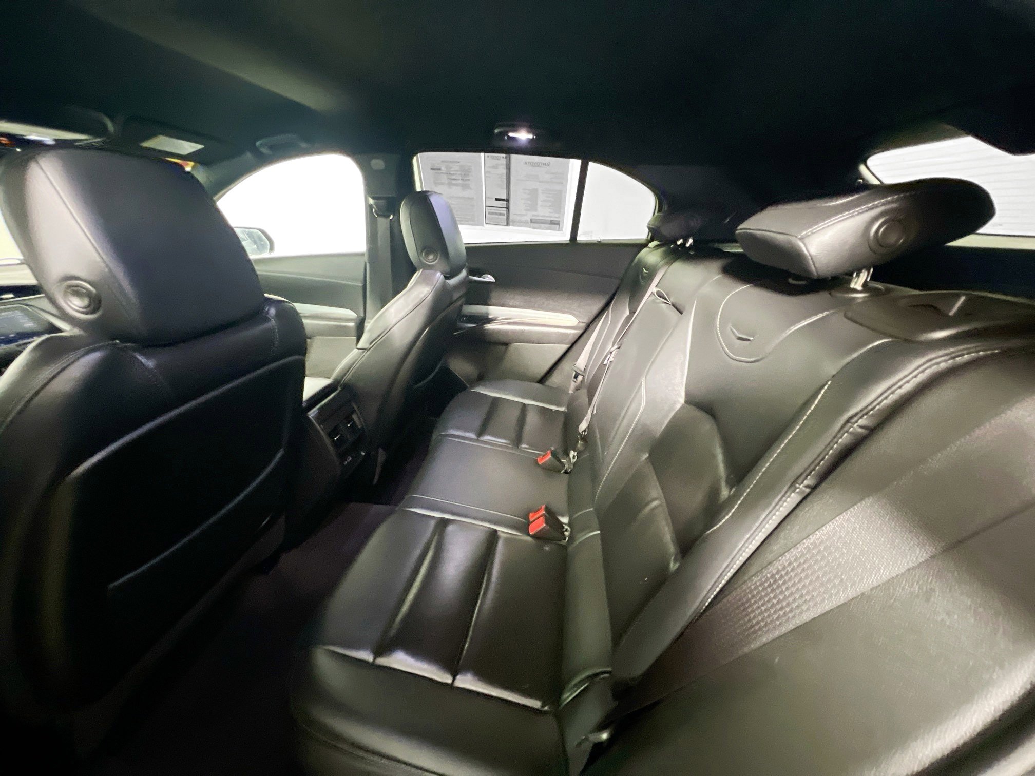 Used 2023 Cadillac XT4 Premium Luxury FWD image 29