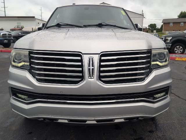 Used 2016 Lincoln Navigator Select AWD/4WD image 3