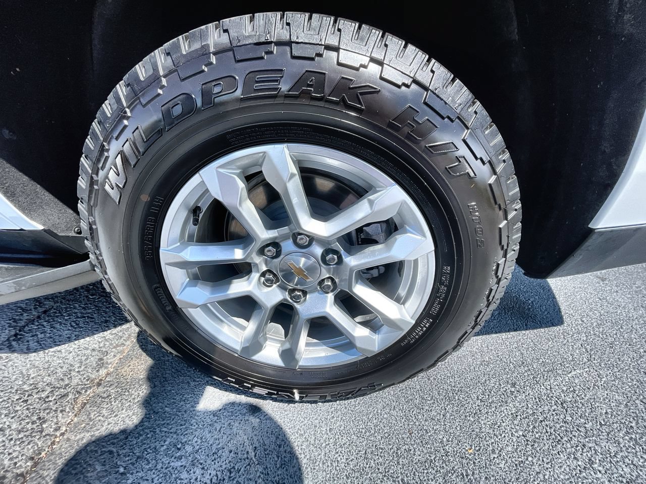 Used 2025 Chevrolet Tahoe LT RWD image 32