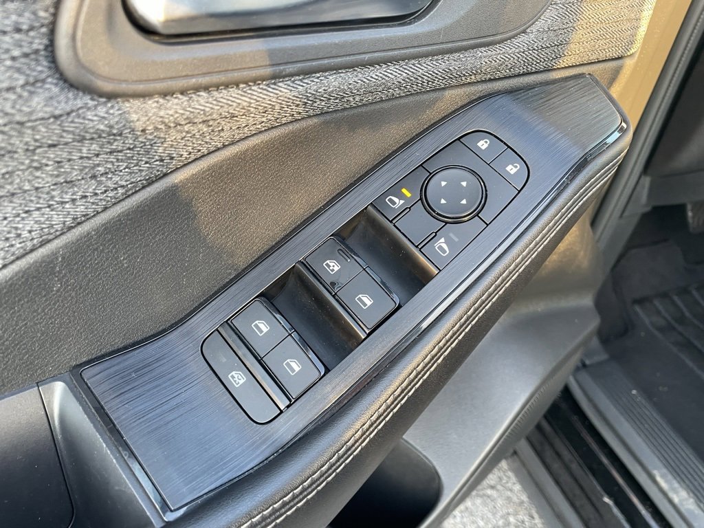 Used 2023 Nissan Rogue SV image 12