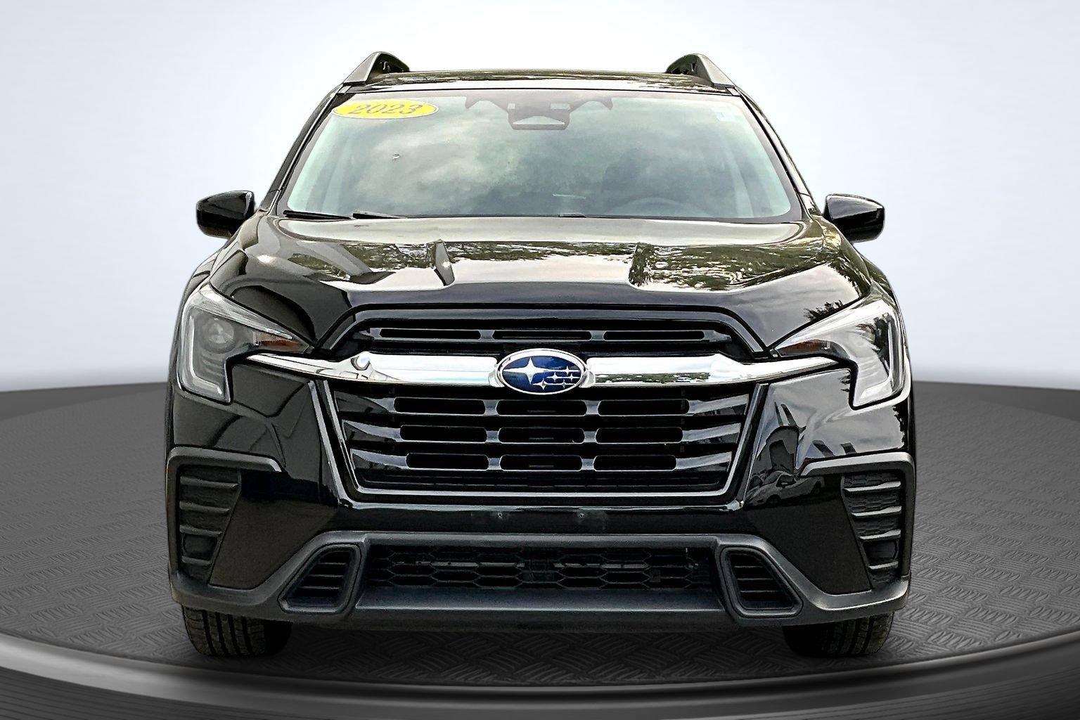 Used 2023 Subaru Ascent 8-Passenger AWD/4WD image 2