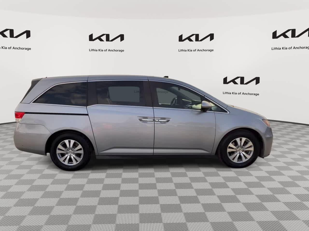 Used 2017 Honda Odyssey SE image 9