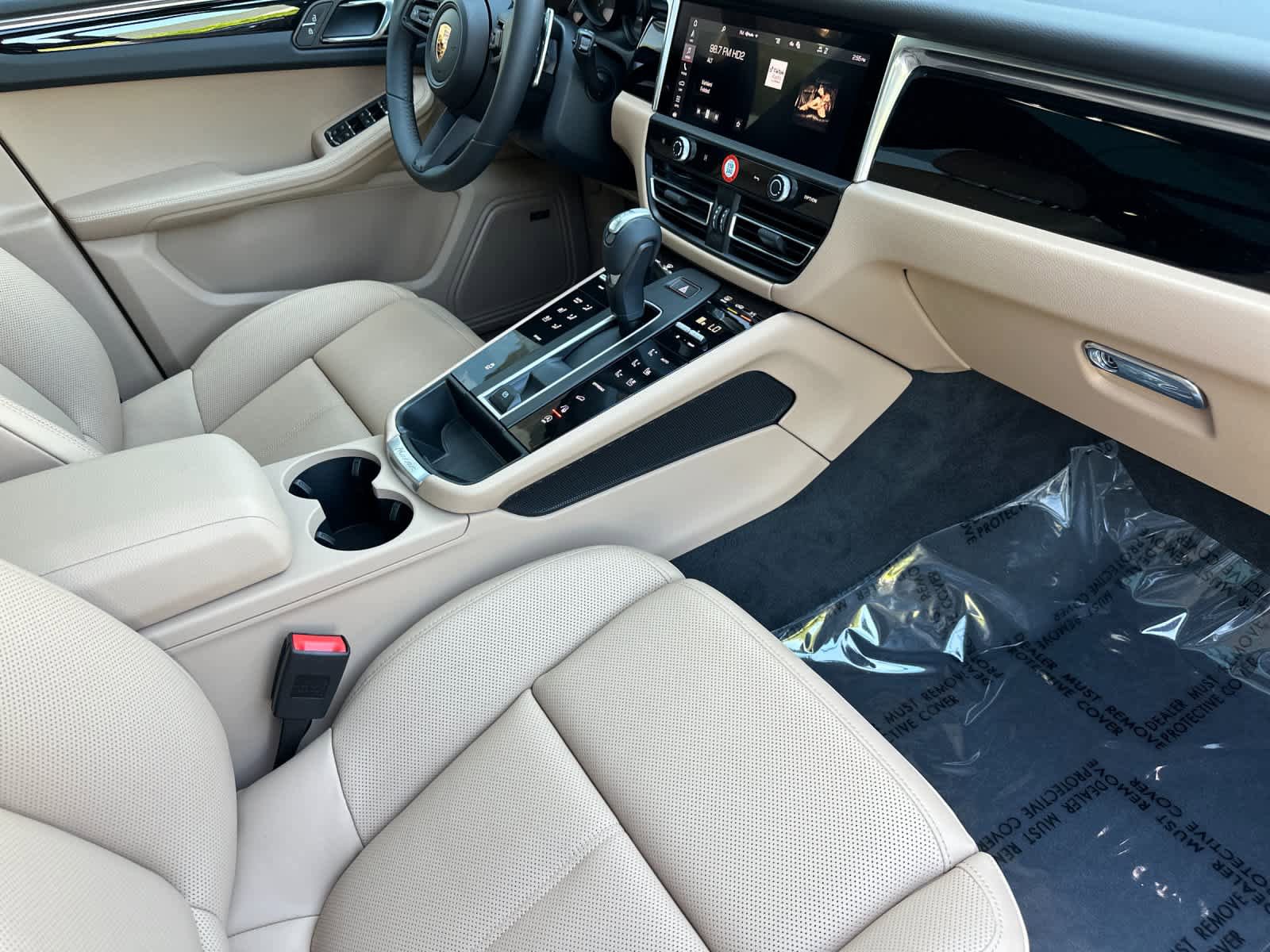 New 2026 Porsche Macan AWD/4WD image 17