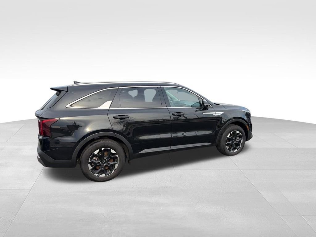 Used 2024 Kia Sorento S image 12