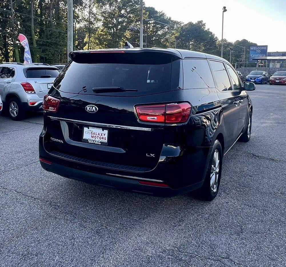 Used 2019 Kia Sedona LX image 5