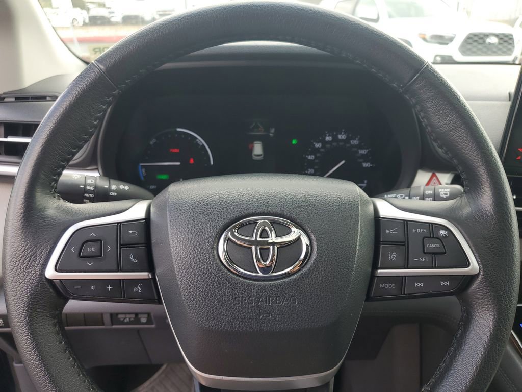 Used 2022 Toyota Sienna XLE image 20