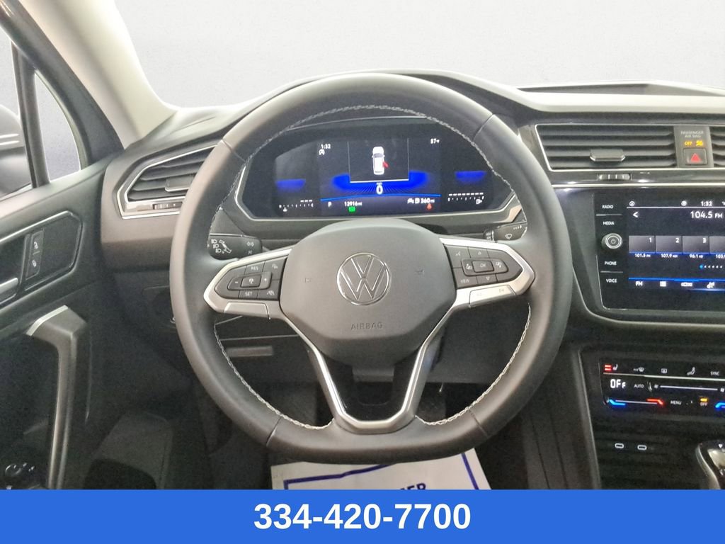 Used 2023 Volkswagen Tiguan SE image 14