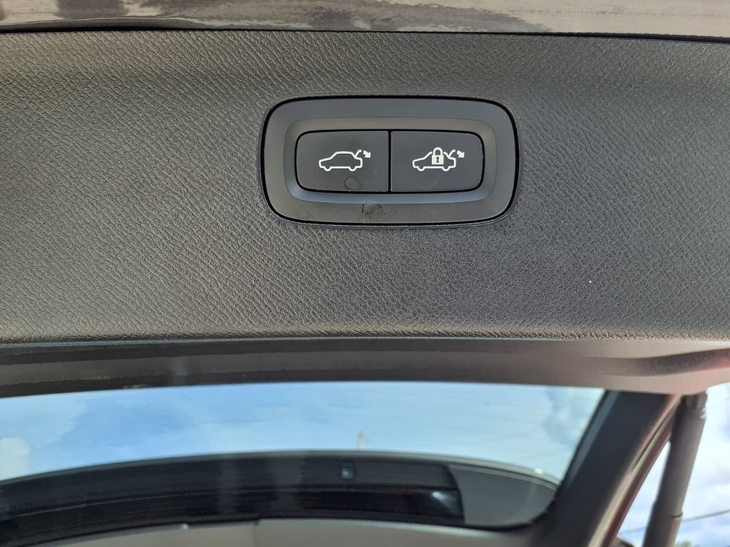 Certified 2023 Volvo XC90 B6 Plus AWD/4WD image 22